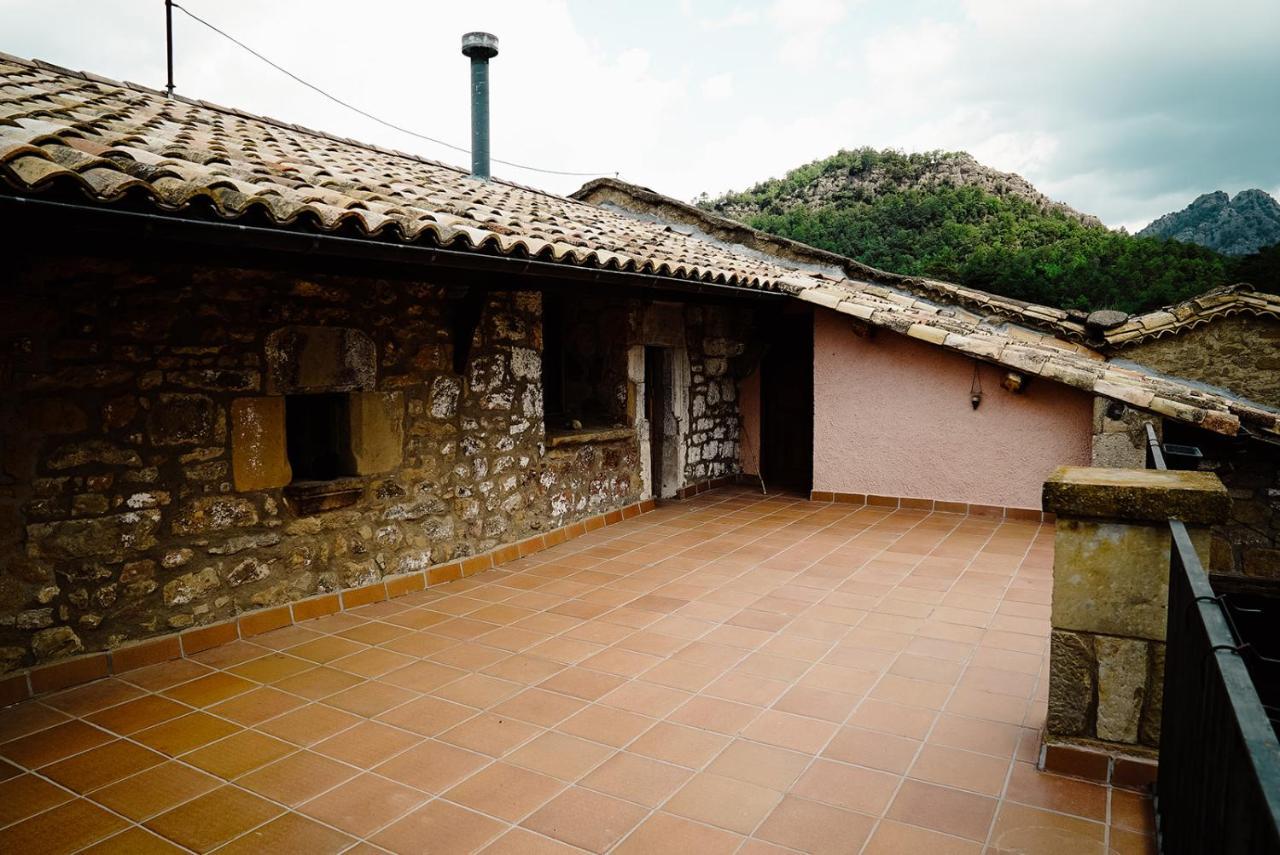 Cases Altes De Posada Navés Extérieur photo
