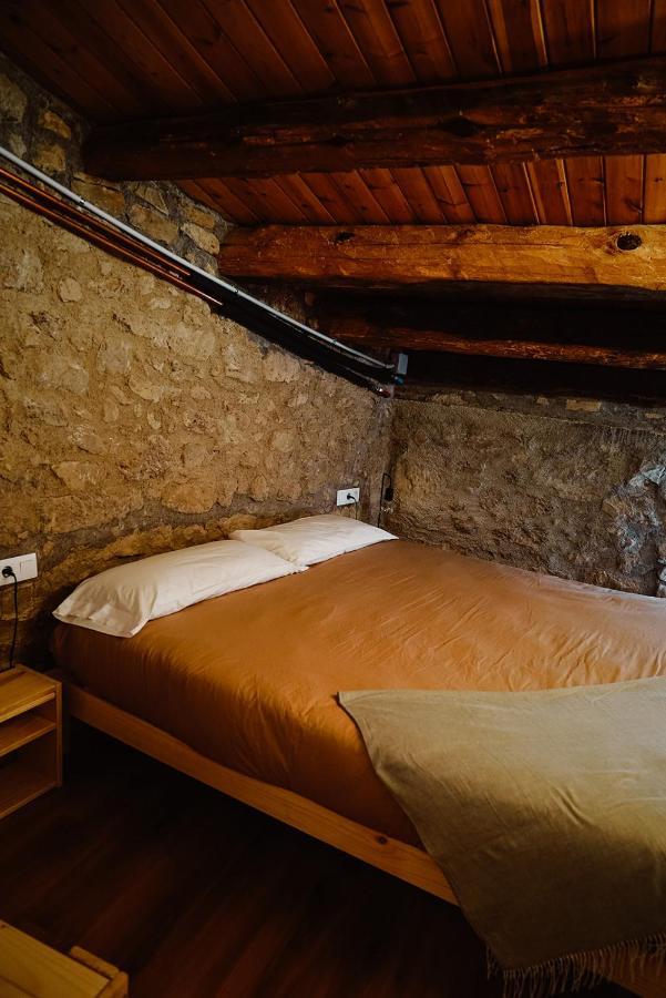 Cases Altes De Posada Navés Extérieur photo